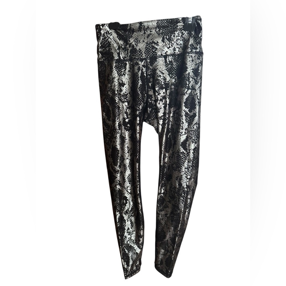 ✨Like new✨Black and Gray Snake Print Leggings